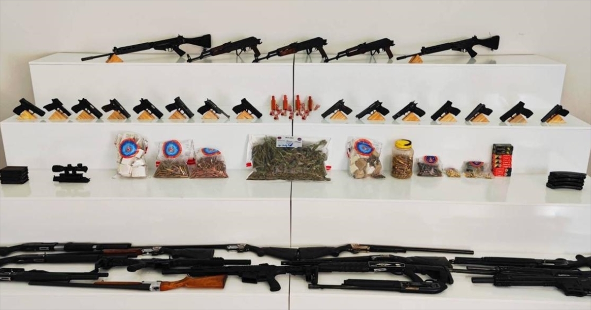 ŞANLIURFA (AA) – Şanlıurfa'nın Viranşehir ilçesinde düzenlenen silah kaçakçılığı operasyonunda