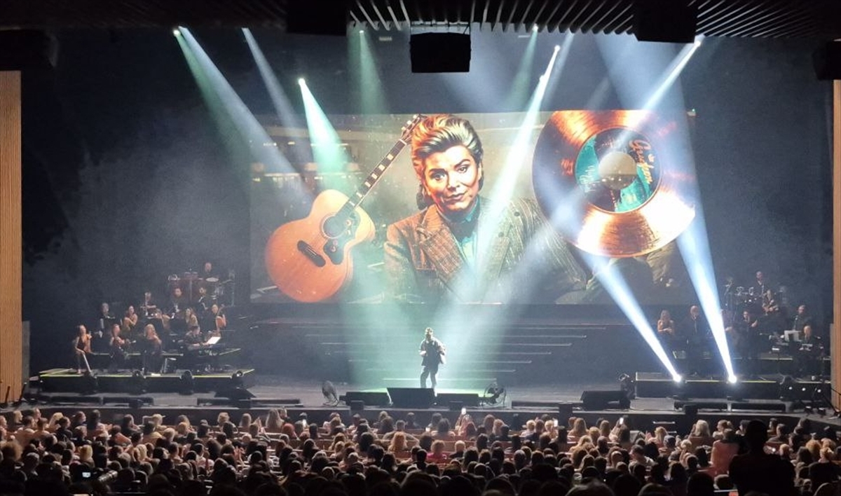 İSTANBUL (AA) – Türk pop müziğinin güçlü seslerinden Emre Altuğ,