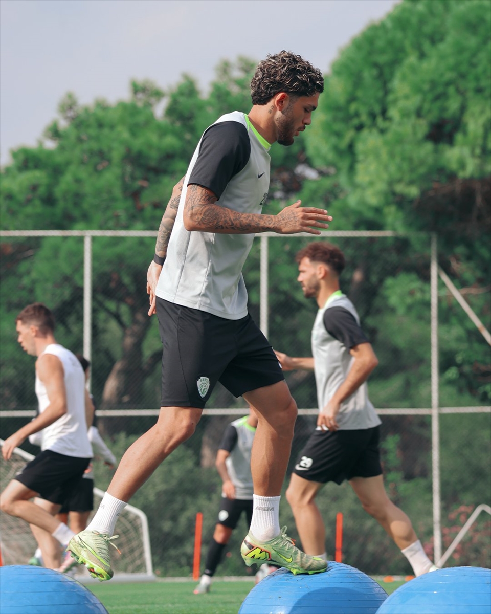 ANTALYA (AA) – Serikspor, Trendyol 1. Lig'in 13. haftasında Sakaryaspor