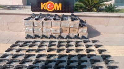 ADANA (AA) – Adana Emniyet Müdürlüğünün, silah kaçakçılığı yapan şebekeyi