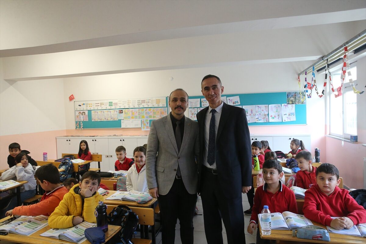 - Tokat'ın Pazar ilçesinde Atatürk İlkokulunda sınıf öğretmenliği yapan Bilal