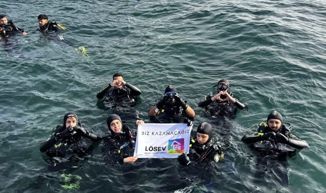 SİNOP (AA) – Sinop'ta dalgıçlar, lösemiyle mücadele eden çocuklara umut