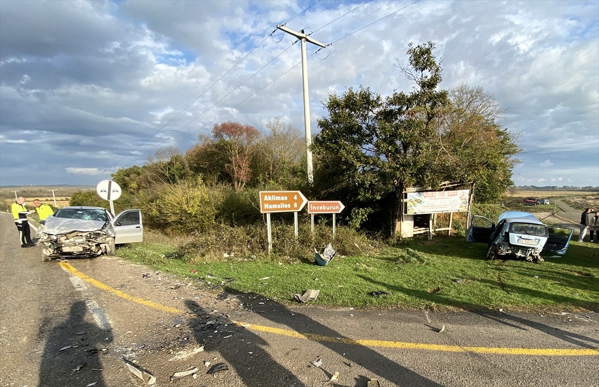 SİNOP (AA) – Sinop'ta iki otomobilin çarpışması sonucu 1 kişi