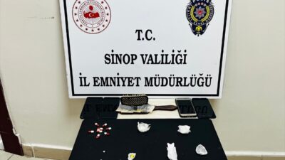 SİNOP (AA) – Sinop'ta düzenlenen uyuşturucu operasyonunda yakalanan 3 kişi