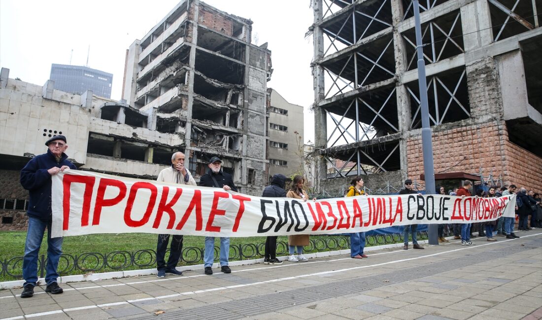 - Ulusal medya, 1999'da NATO'nun hava harekatı sonucu zarar gören
