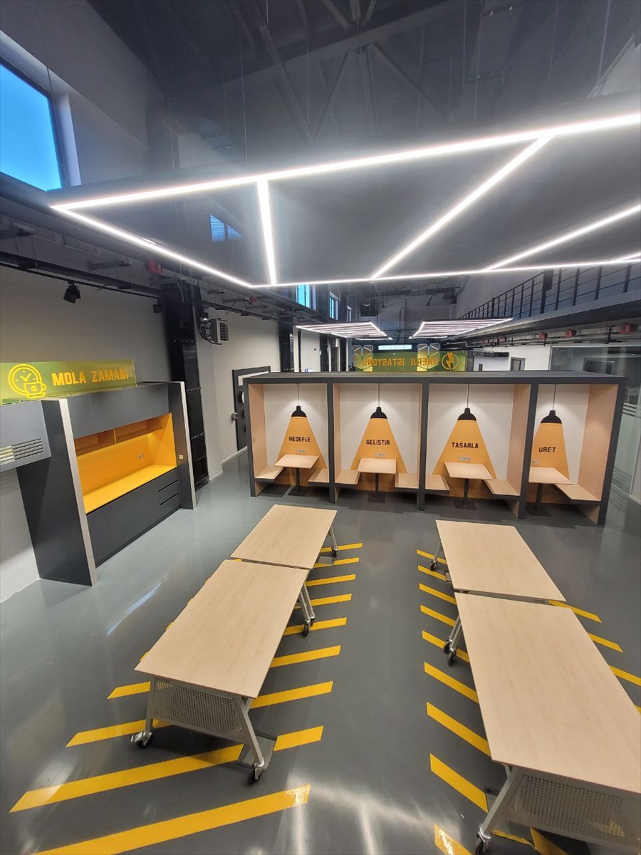 - Sanayi ve Teknoloji Bakanı Mehmet Fatih Kacır:
- "Şırnak'a çok