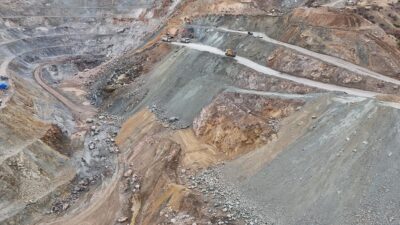 SİVAS (AA) – Sivas'ın Divriği ilçesinde demir madeni ocağında göçük