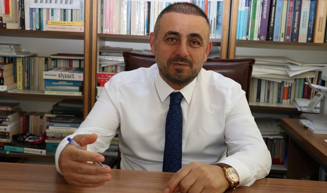 - Akdeniz Üniversitesi Edebiyat Fakültesi Ana Bilim Dalı Başkanı Prof.