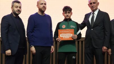 - Gençlik ve Spor Bakan Yardımcısı Safa Koçoğlu:
- "Bugün imam