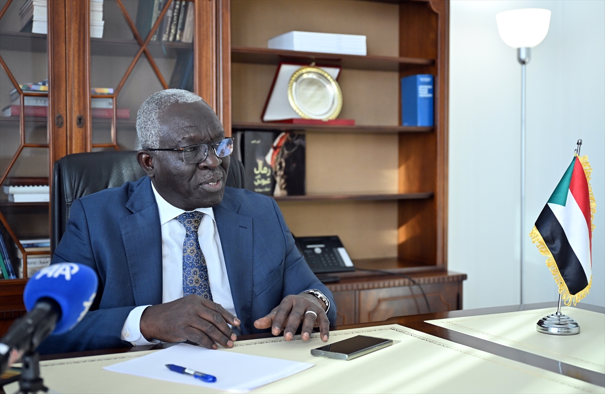 - "Harekete geçmek için Darfur'un, Faşir'in düşmesini beklemek zorunda kalmamalıyız.