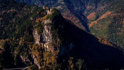 TRABZON (AA) – Trabzon'un Maçka ilçesindeki tarihi Sümela ve Vazelon