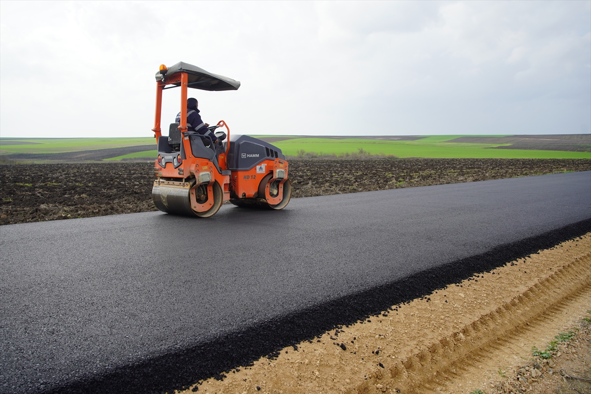 - Vali Yunus Sezer:
- "Nüfusumuzun yüzde 25'i halen köylerimizde yaşıyor