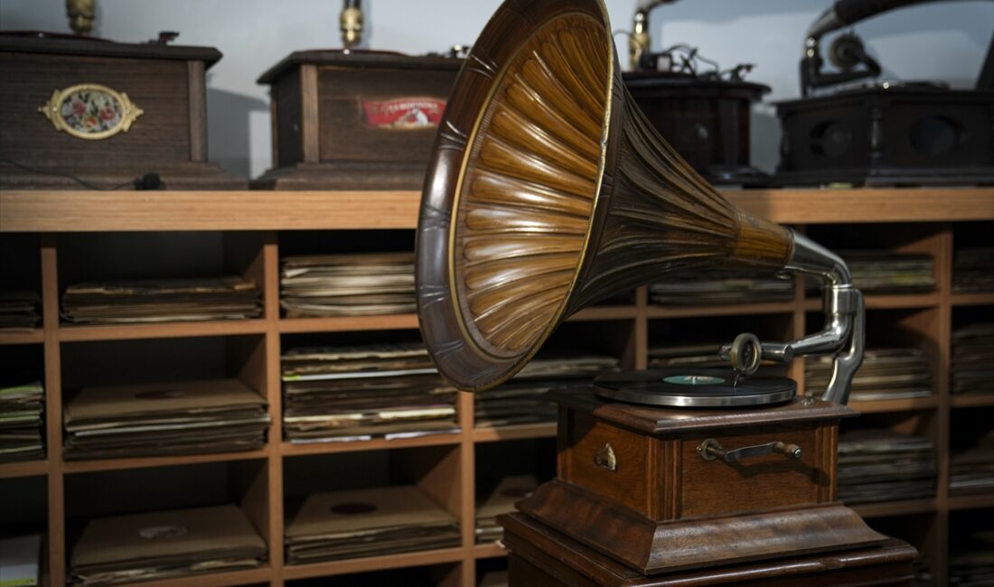 - Yunus Savaş:
- "Ülkemizde 40 bine yakın eser yapılmış ve