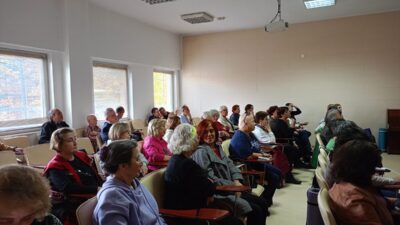 - Anadolu Üniversitesi bünyesinde faaliyet gösteren Tazelenme Üniversitesinde eğitim alan