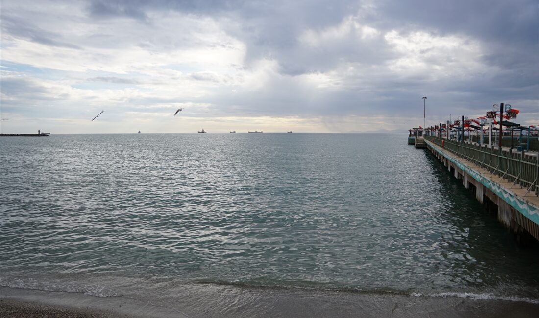 TEKİRDAĞ (AA) – Tekirdağ'da 3 gündür süren lodosun etkisini kaybetmesiyle