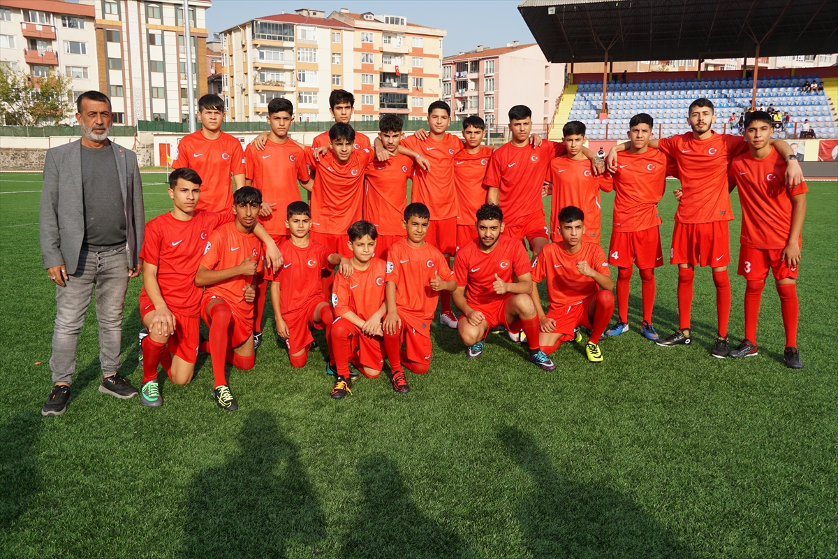 TEKİRDAĞ (AA) – Tekirdağ'da düzenlenen etkinlik kapsamında Roman çocuklar dostluk