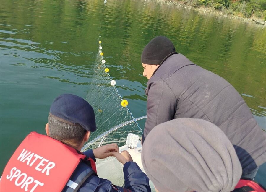 TOKAT (AA) – Tokat'ın Erbaa ilçesinde kaçak avlanan 2 kişiye
