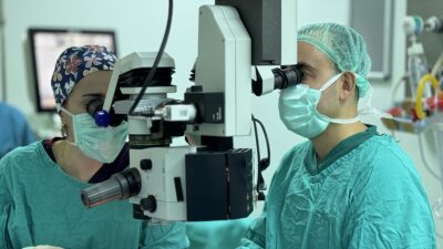 - Katarakt nedeniyle 4 yıl önce ameliyat edilen ve sonrasında