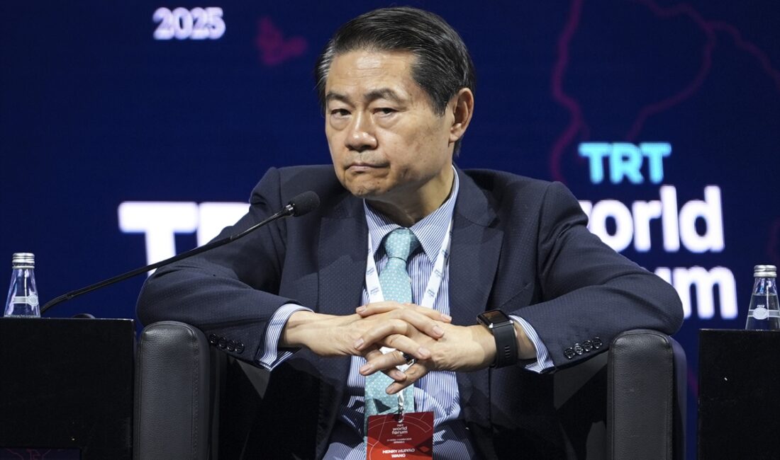 - Dünya Bankası Türkiye Direktörü Humberto Lopez:
- "İnsanlar bu belirsizliklerde