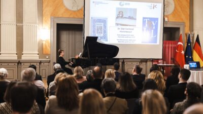 İSTANBUL (AA) – İkinci Dünya Savaşı sırasında kesilen Türk-Alman ilişkilerini