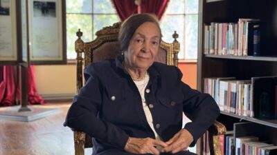 - Ahmet Hamdi Tanpınar'ın hayatta kalan son öğrencilerinden Gündüz Berker,