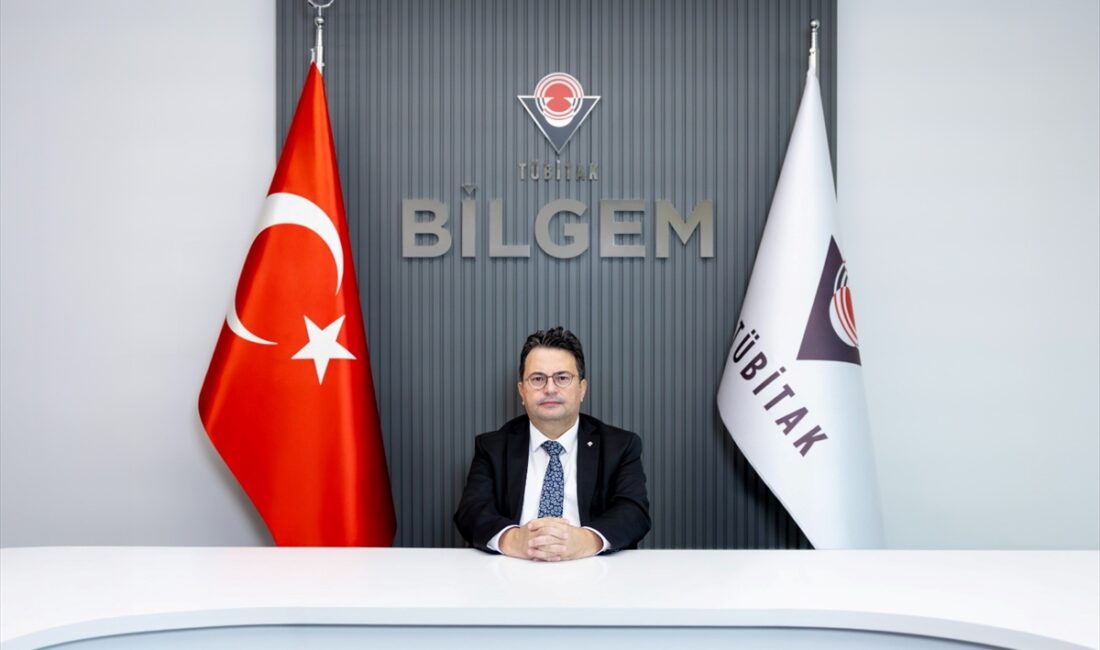 - Türk Telekom Bilgi Teknolojileri Genel Müdür Yardımcısı Gökhan Evren:
-