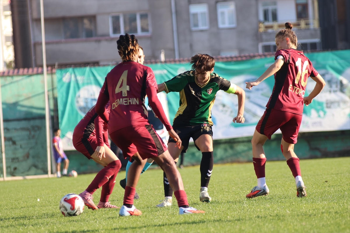 - Ünye Kadın SK: 0 - Galatasaray GAİN: 1