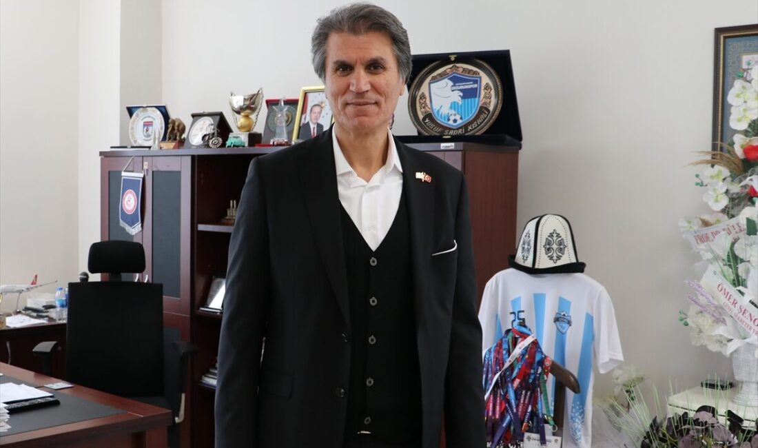 - Türkiye Curling Federasyonu Başkanı Kenan Şebin:
- "Karışık çiftler ve