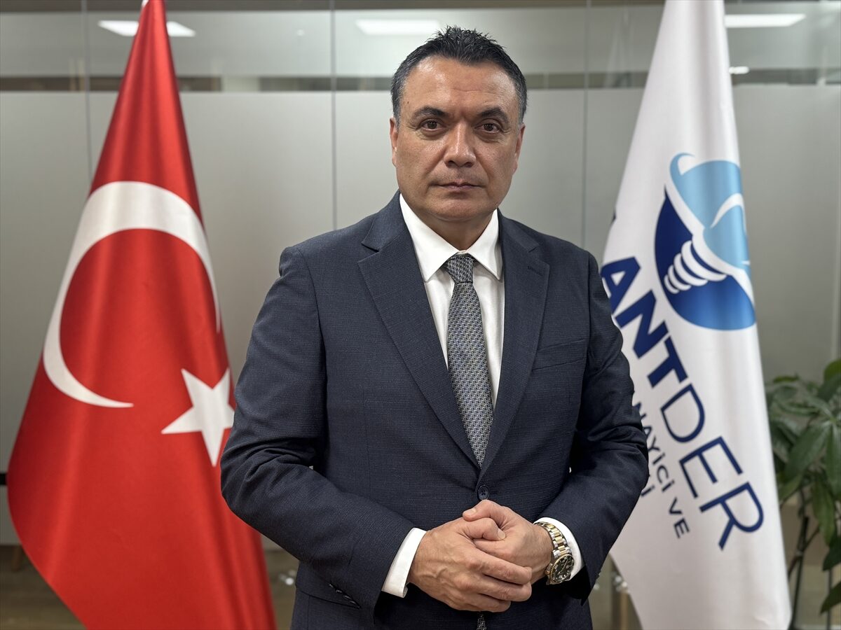 - Dental İmplant Sanayici ve İş İnsanları Derneği Yönetim Kurulu