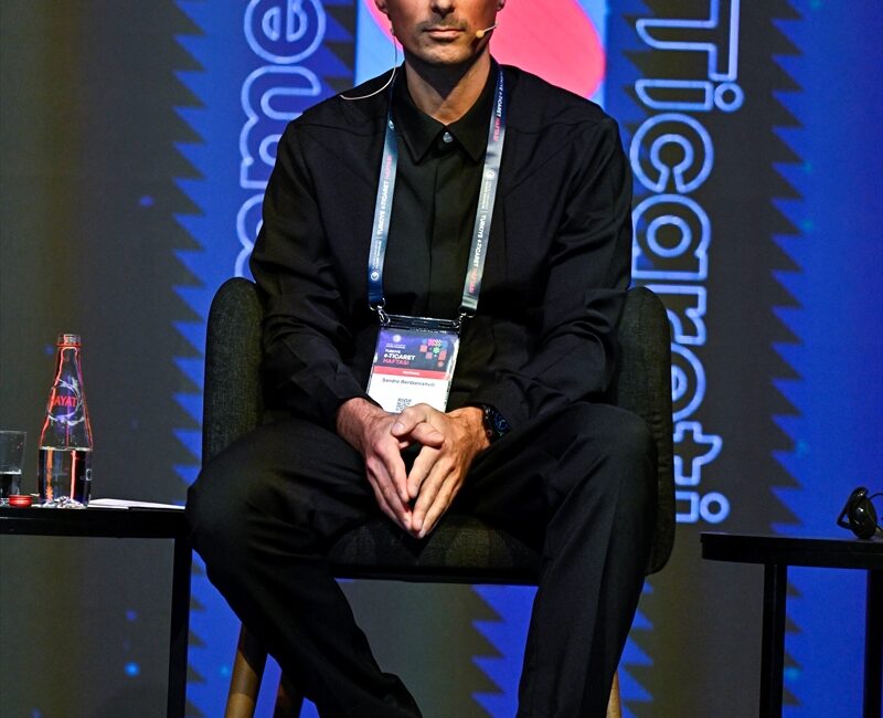 - Uber İş Geliştirme Başkanı Madhu Kannan:
- "150'den fazla ülkeden