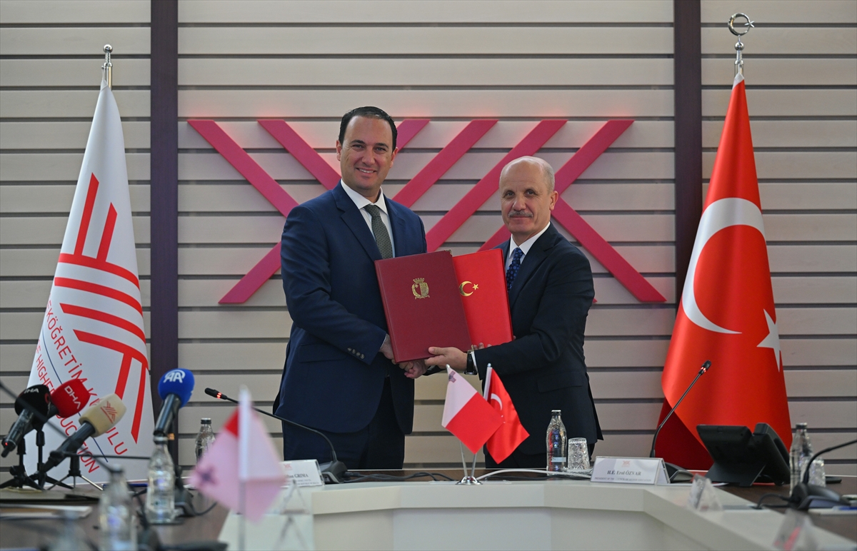 - YÖK Başkanı Prof. Dr. Erol Özvar:
- "Bilimsel çalışmamızın ve