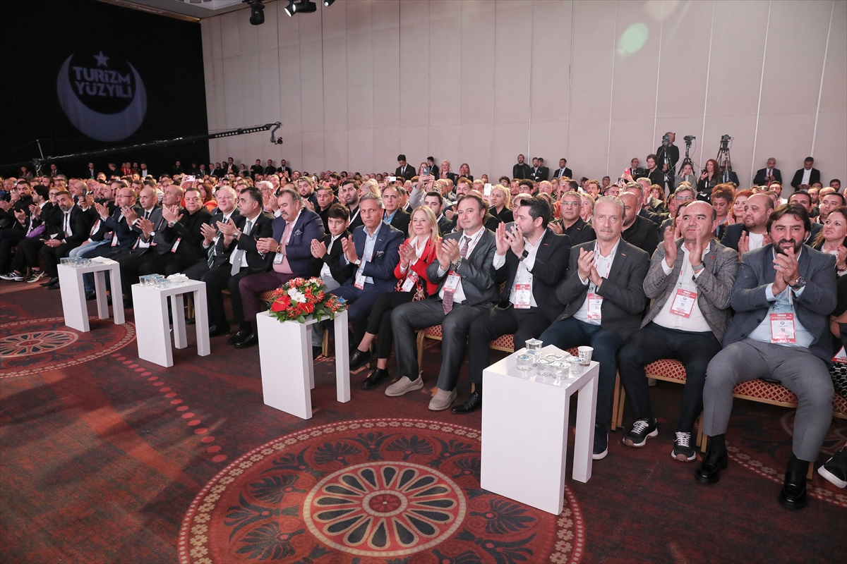 - TÜRSAB Yönetim Kurulu Başkanı Firuz Bağlıkaya:
- "Genel kurul, üyelerimize