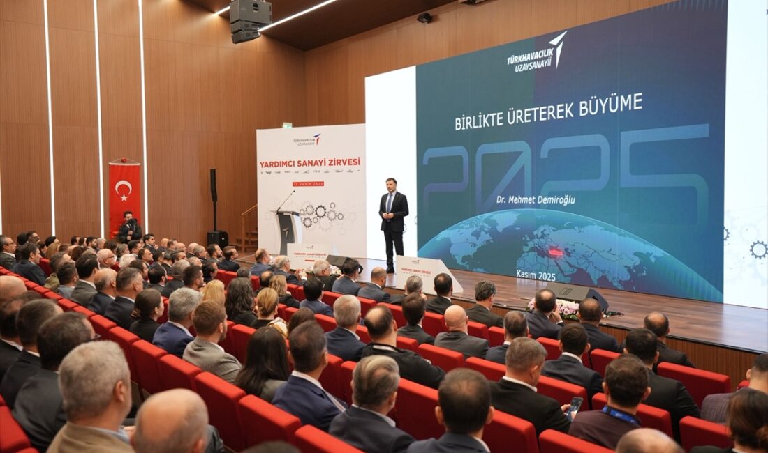 - TUSAŞ Genel Müdürü Mehmet Demiroğlu:
- "Ürettiğimiz parçaların bugün yüzde