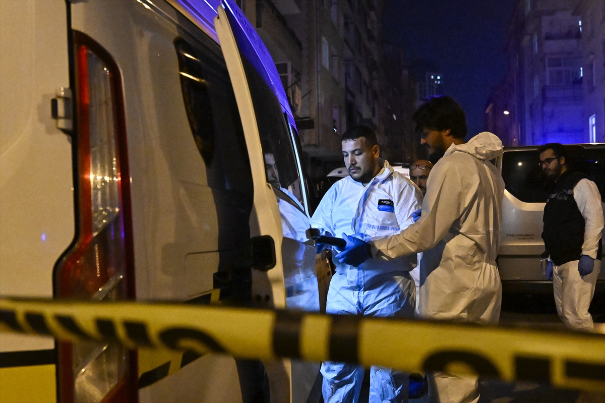 İSTANBUL (AA) – Ümraniye'de bir kişi tartıştığı oğlunu ve erkek