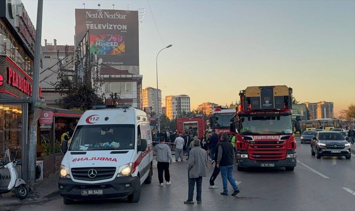 İSTANBUL (AA) – Ümraniye'de iş yeri deposunda çıkan yangın itfaiye