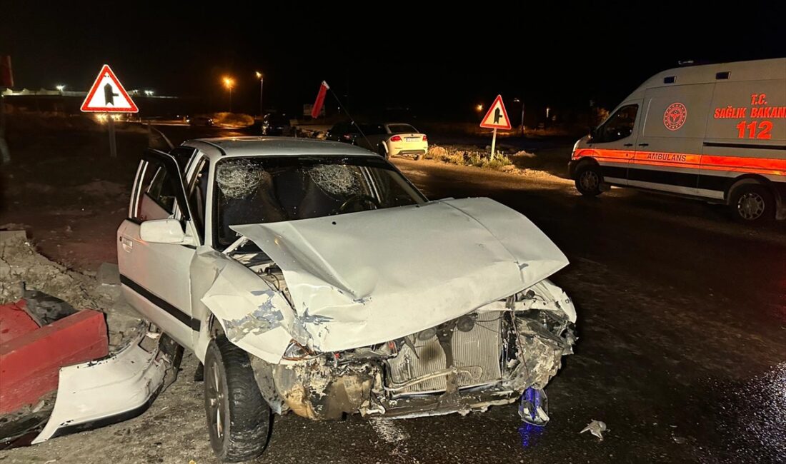 UŞAK (AA) – Uşak'ta iki otomobilin çarpışması sonucu 1'i bebek