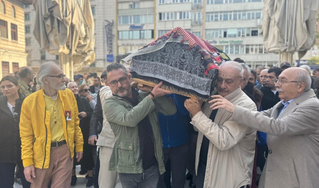- Sanatçı Ender Doğan:
- "Süheyla hoca, Osmanlı bakiyesi Türk musikisinin