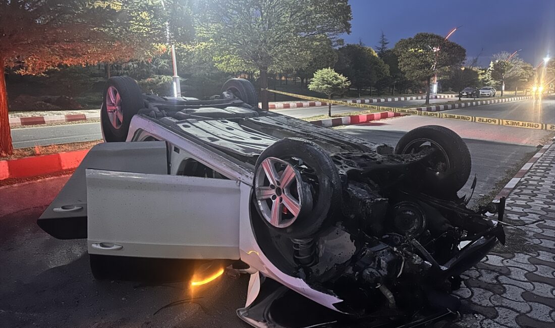 VAN (AA) – Van'ın Erciş ilçesinde takla atan otomobilin devrilmesi