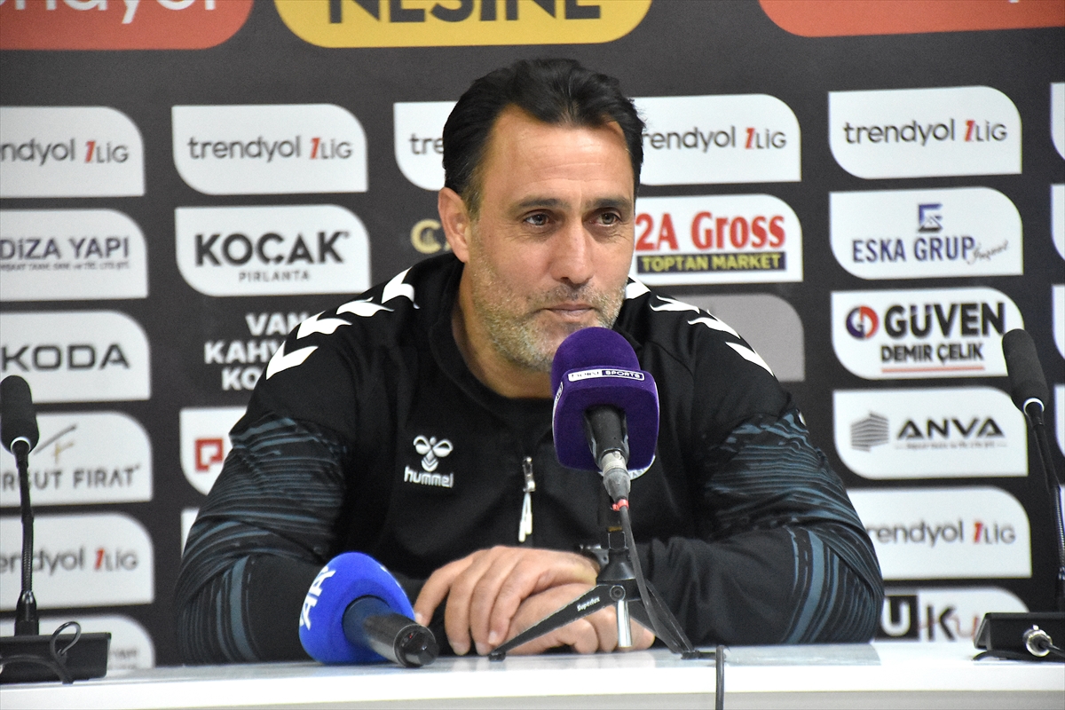 - İmaj Altyapı Vanspor Teknik Direktörü Hakan Kutlu:
- "Çok sayıda