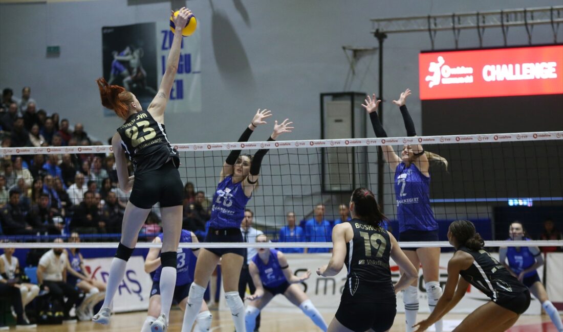 - Aydın Büyükşehir Belediyespor: 0 - VakıfBank: 3