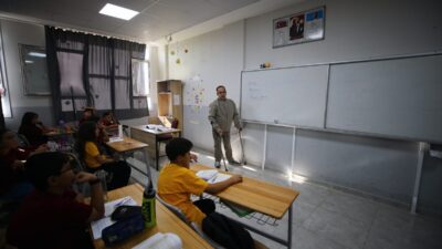 - Adana'daki Avukat Uğur Uçurum Ortaokulu'nda görev yapan din kültürü