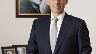 - Yapı Kredi CEO'su Gökhan Erün:
- "Uluslararası piyasalarda çıtayı yükselten