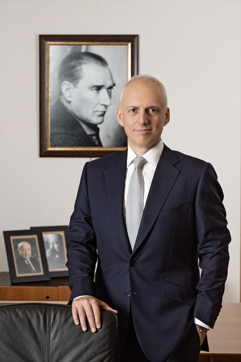 - Yapı Kredi CEO'su Gökhan Erün:
- "Uluslararası piyasalarda çıtayı yükselten