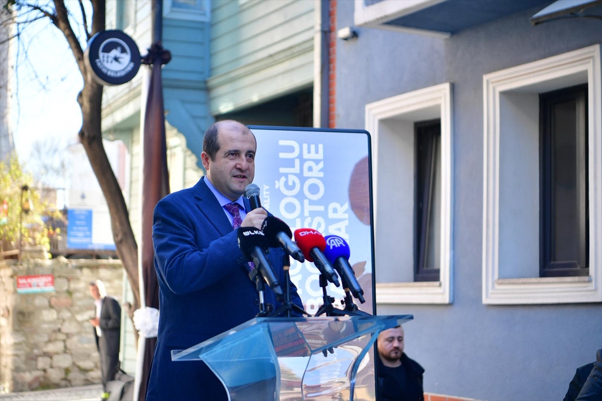 - Cumhurbaşkanlığı Kültür ve Sanat Politikaları Kurulu Başkan Vekili İskender