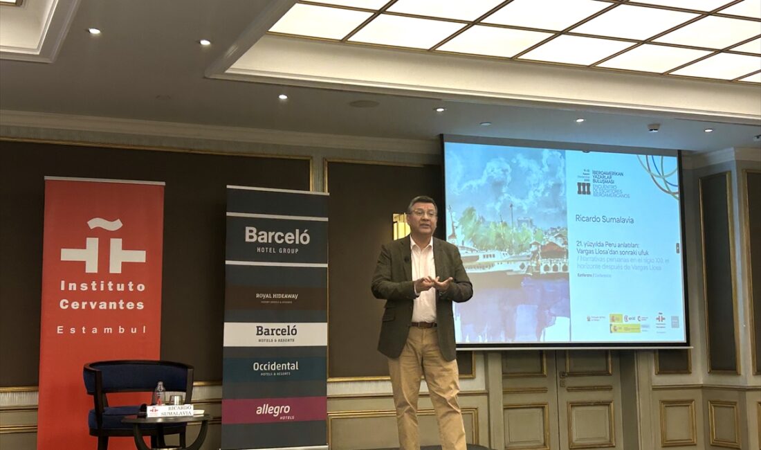 İSTANBUL (AA) – Perulu yazar Ricardo Sumalavia, İstanbul Cervantes Enstitüsü