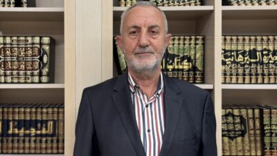 - Hazıroğlu:
- "Sezai Bey, şair olduğunu kabul eder ama 'Benim