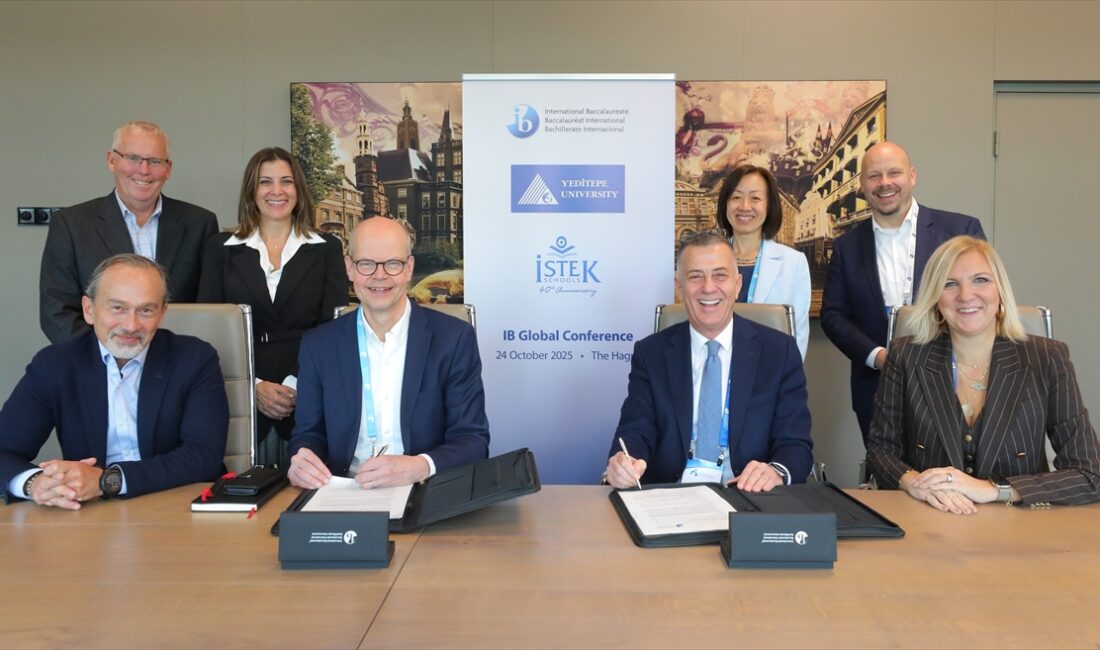 - Yeditepe Üniversitesi Rektörü Mehmet Durman:
- "Bir üniversite, bir okul