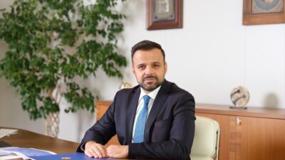 - Turkcell Genel Müdürü Ali Taha Koç:
- "Türkiye'yi geleceğe hazırlarken
