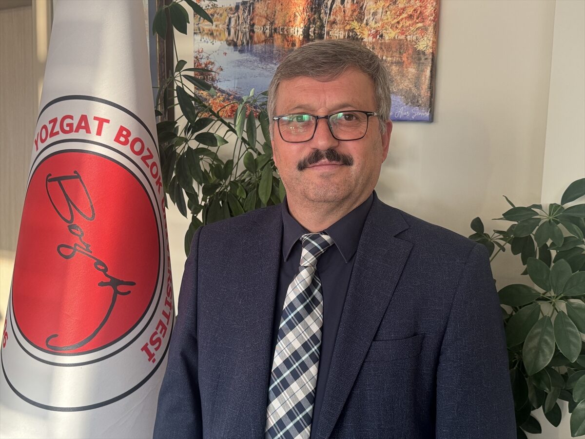 - Yozgatlı çiftçiler, yağışların gecikmesi nedeniyle buğday ekimine yılların alışkanlığı