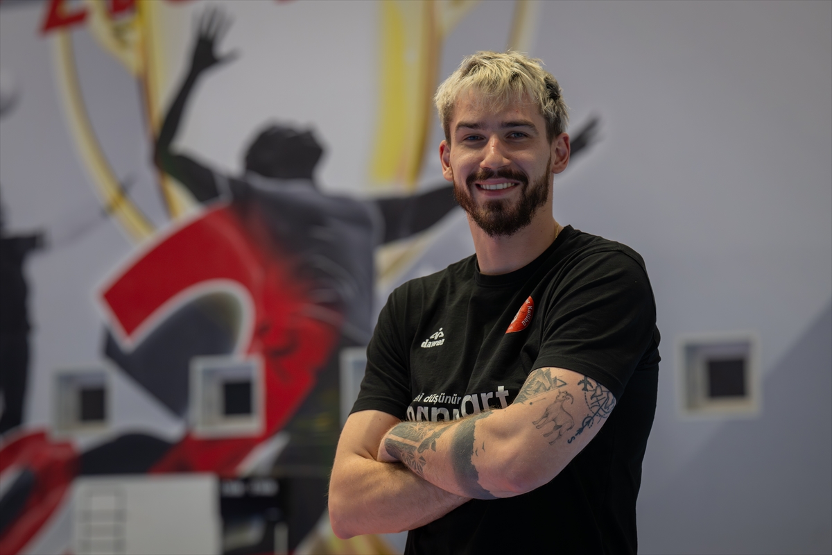 Tomasz Fornal: 
- "Kesinlikle inanıyorum. Eğer buna inanmasaydım buraya gelmezdim.